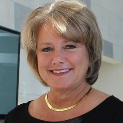 karen elfstrand headshot